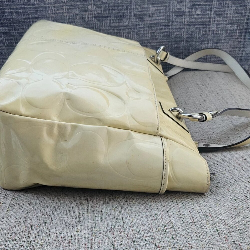 Coach Ladies Shoulder Bag Purse Cream Patent Leather Hand Bag Tote Large Bag - Picture 8 of 13